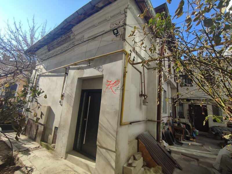 Mantuleasa, vanzare garsoniera renovata 2025, in vila,